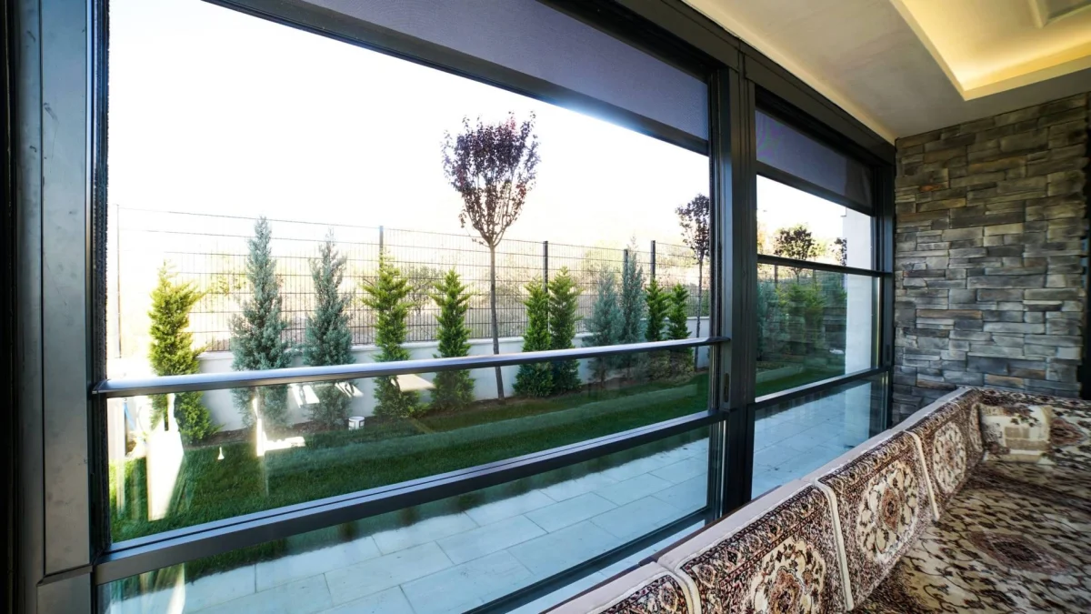 Cam Balkon Sistemleri — Özerpan CAM PVC