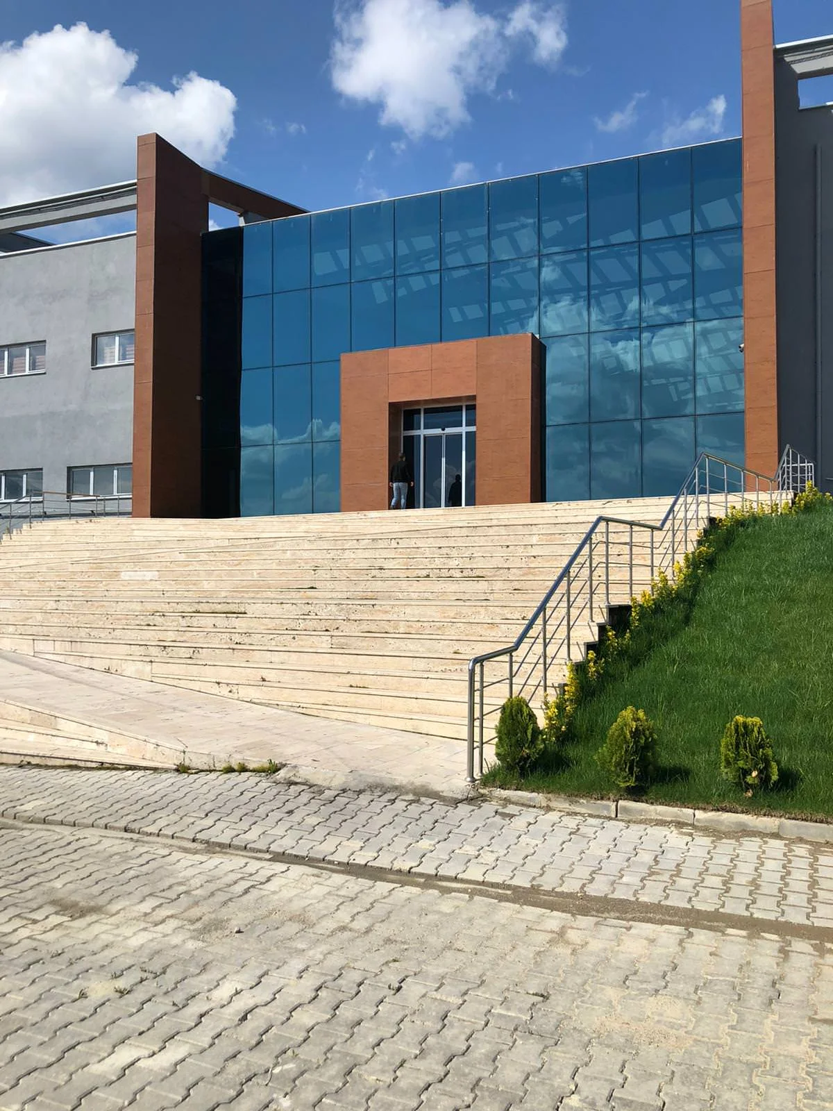 Anahtar Teslim Endüstriyel Tesisler — Yerlikaya İnşaat