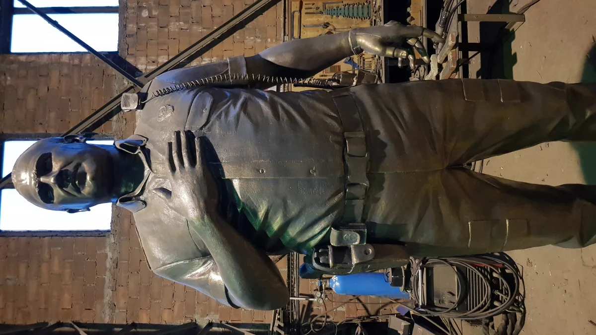 Martyr Police Officer Fethi Sekin Statue — Form Tasarım Uygulama Metal Sanayi Ticaret Ltd. Şti.