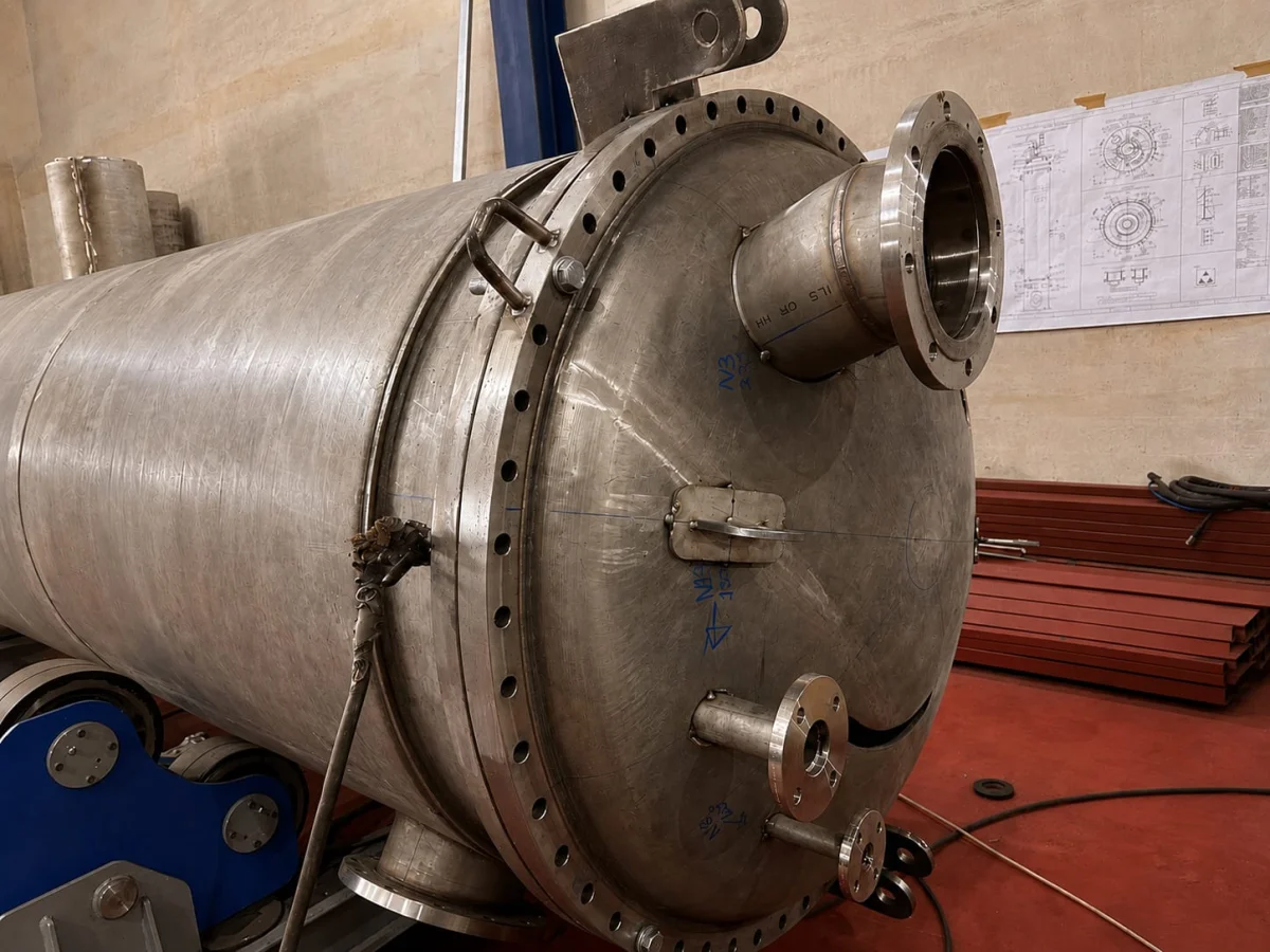 Pressure Vessels & Columns — Adess Group