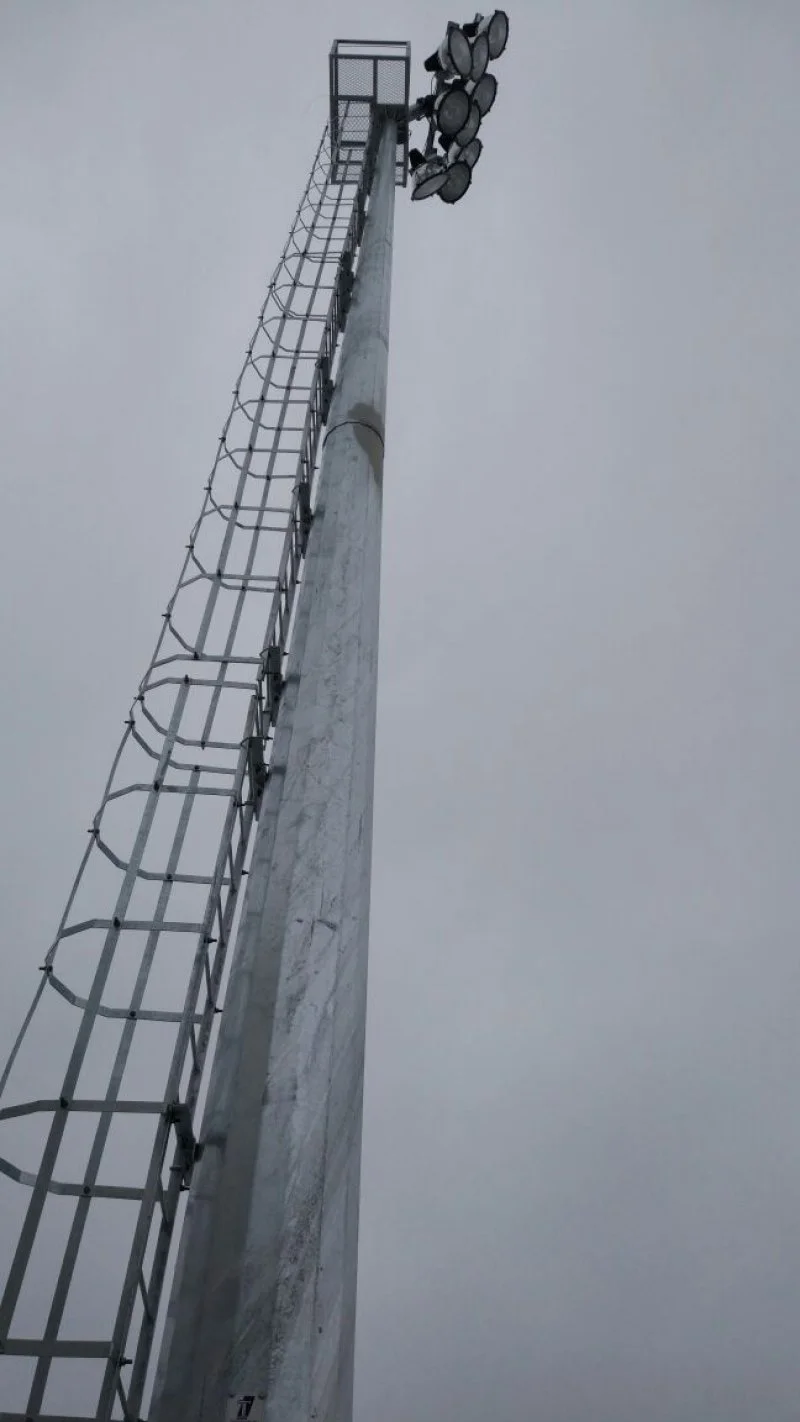 Stadium Floodlight Pole — Avrasya Galvaniz Metal
