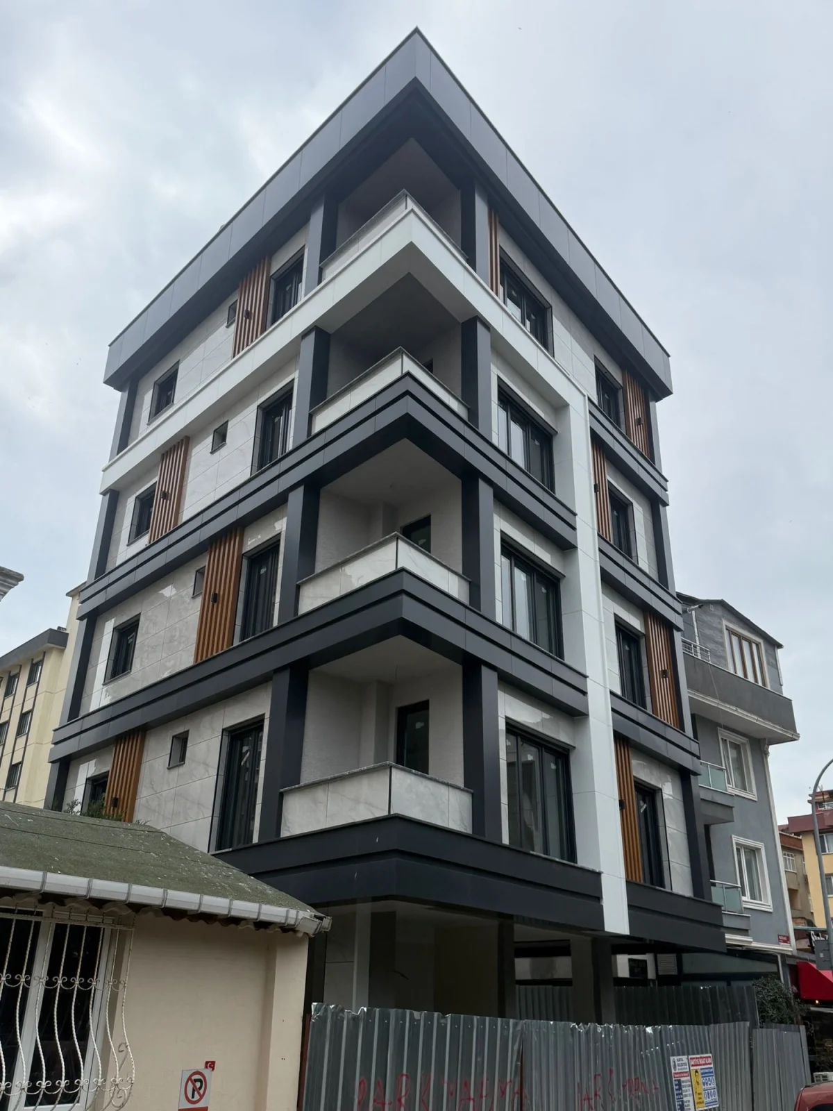 Dış Cephe Mantolama ve Isı-Ses Yalıtımı — Şanlı Yapı