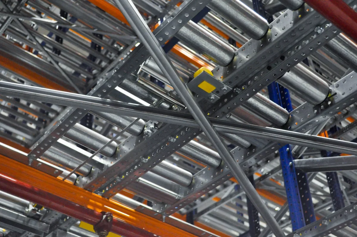Cantilever Racking — Temesist Endüstriyel Depo ve Raf Sistemleri San. Dış. Tic. A.Ş.